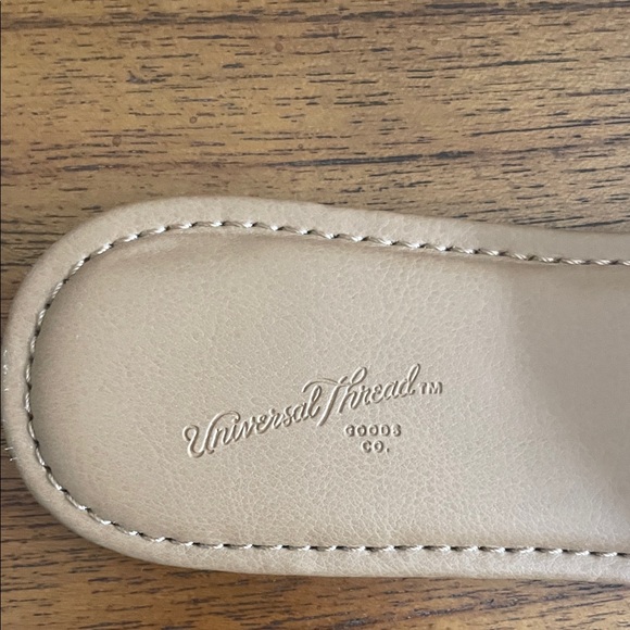 Universal Thread Tan Shell-Decorated Slide Sandals - Picture 3 of 4